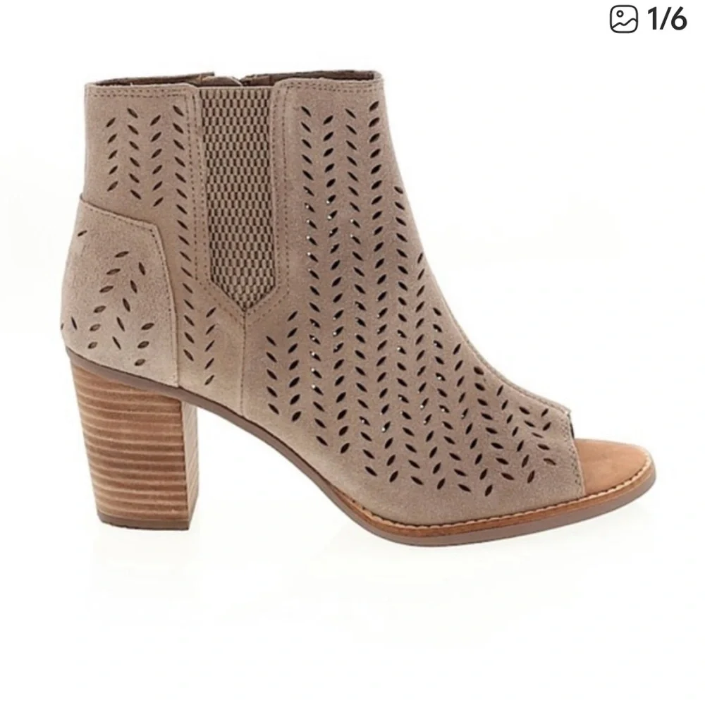 Toms Desert Perforated Taupe Peep Toe Ankle Booties size 9